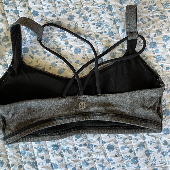 Lulu - Picture 2 of 2